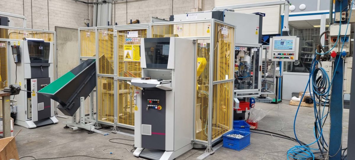 Macchina ELETTRICA per il montaggio raccordi pneumatici in plastica con Robot - immagine 9