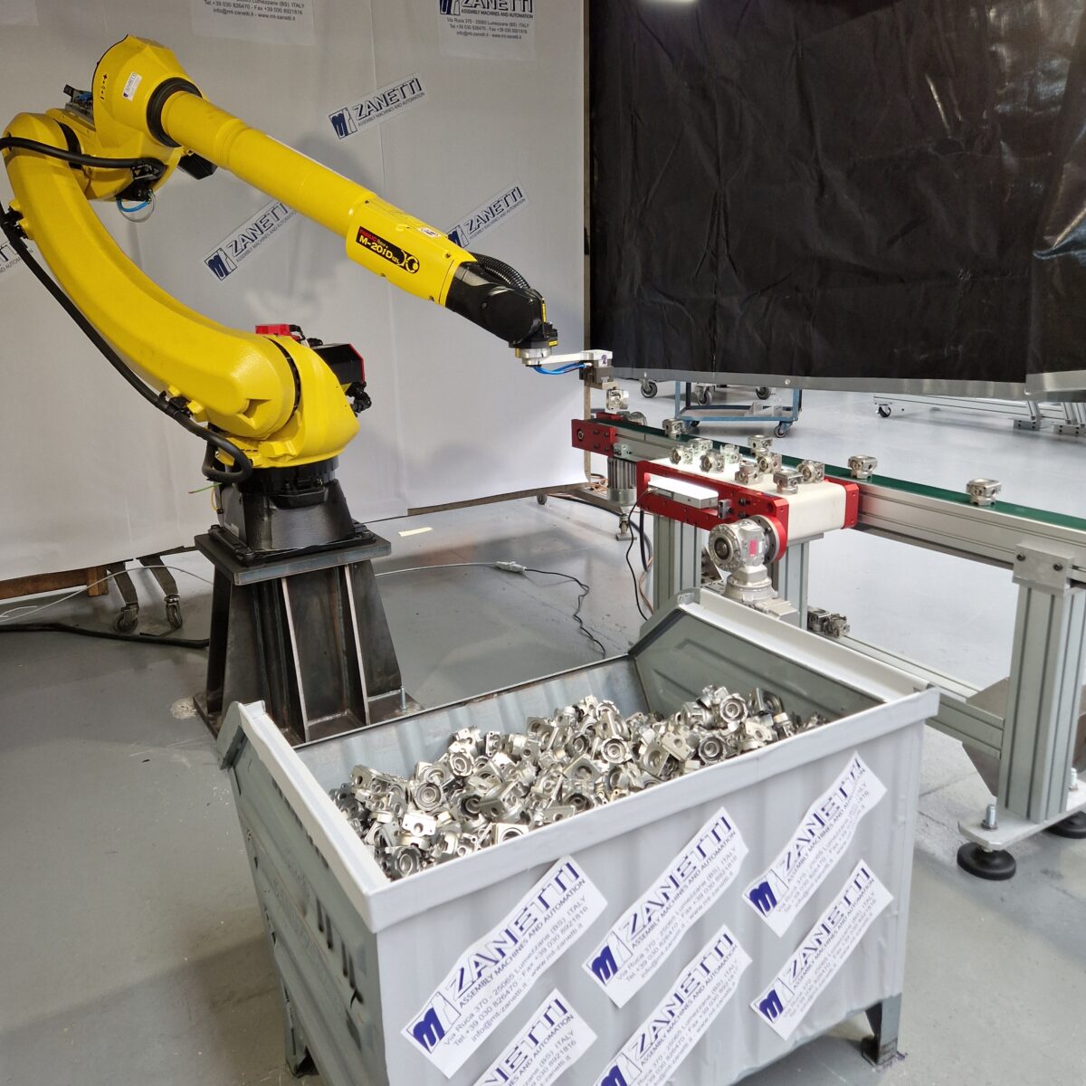 BIN PICKING con sistema di visione 2D e 3D per prelievo pezzi direttamente dal cassone - immagine 2