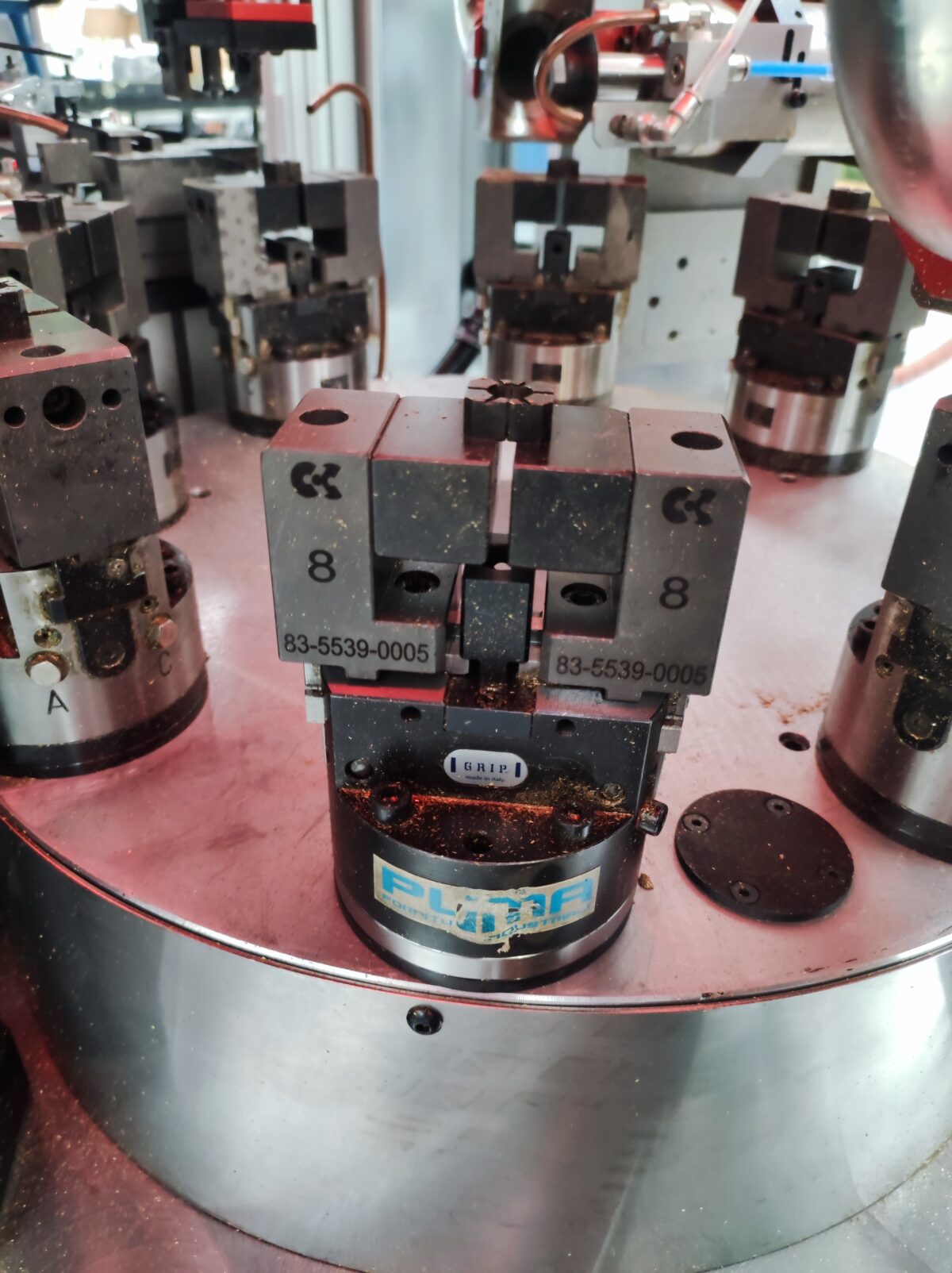 Macchina ELETTRICA automatica per lavorazione particolari in ottone - immagine 2