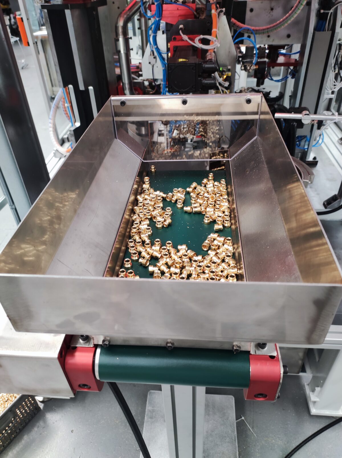 Macchina ELETTRICA automatica per lavorazione particolari in ottone - immagine 3